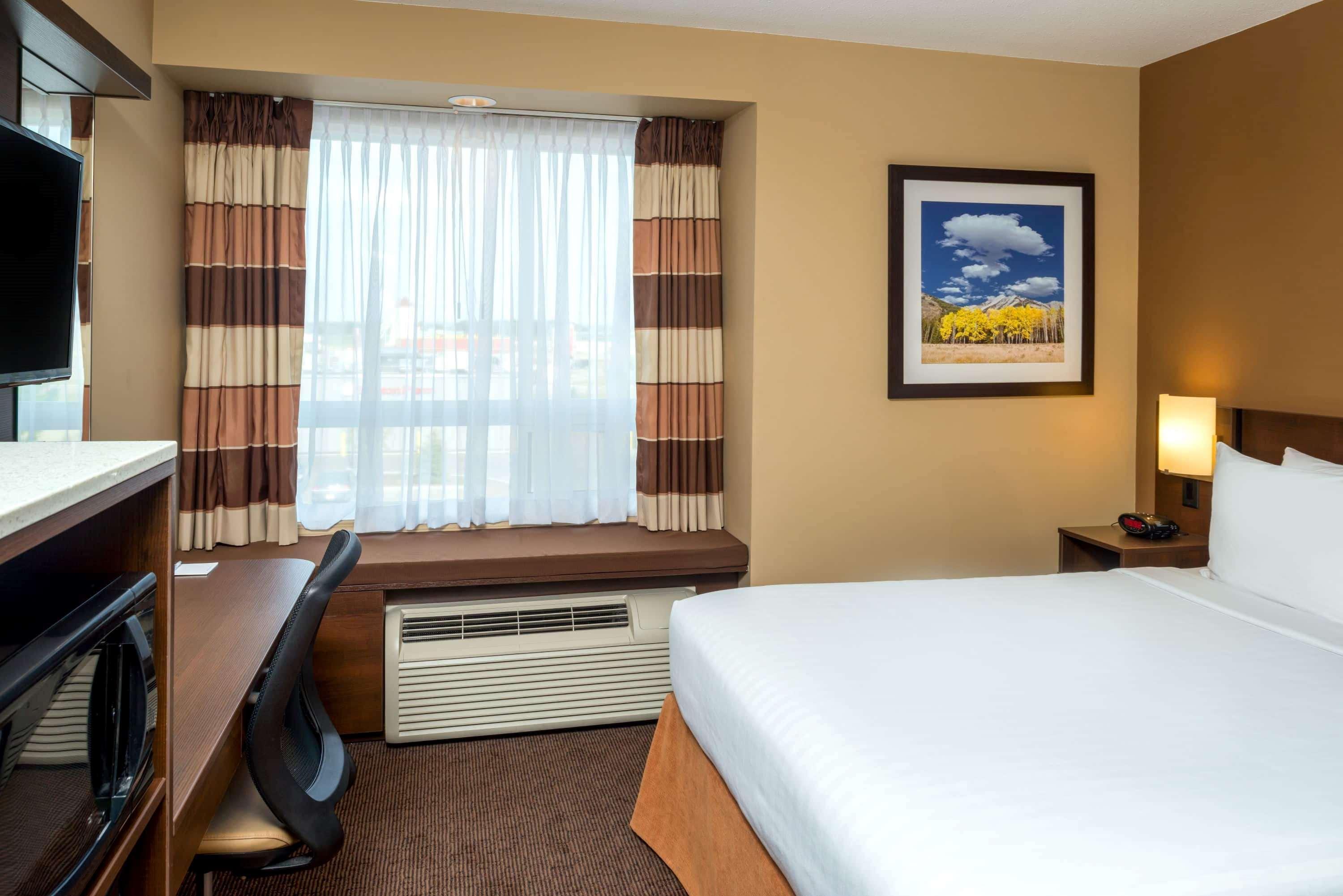 Microtel Inn & Suites By Wyndham Red Deer Exterior photo