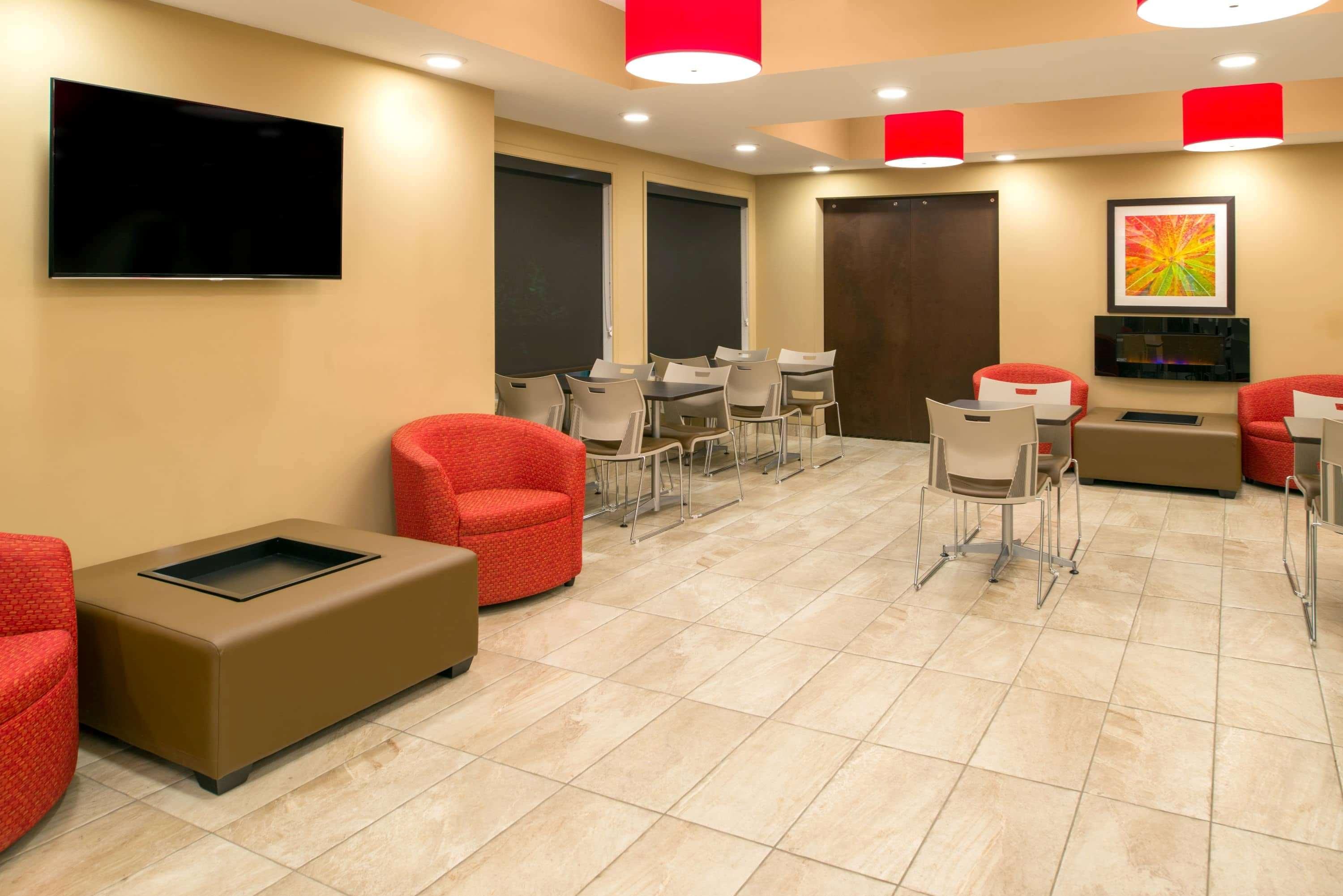 Microtel Inn & Suites By Wyndham Red Deer Exterior photo
