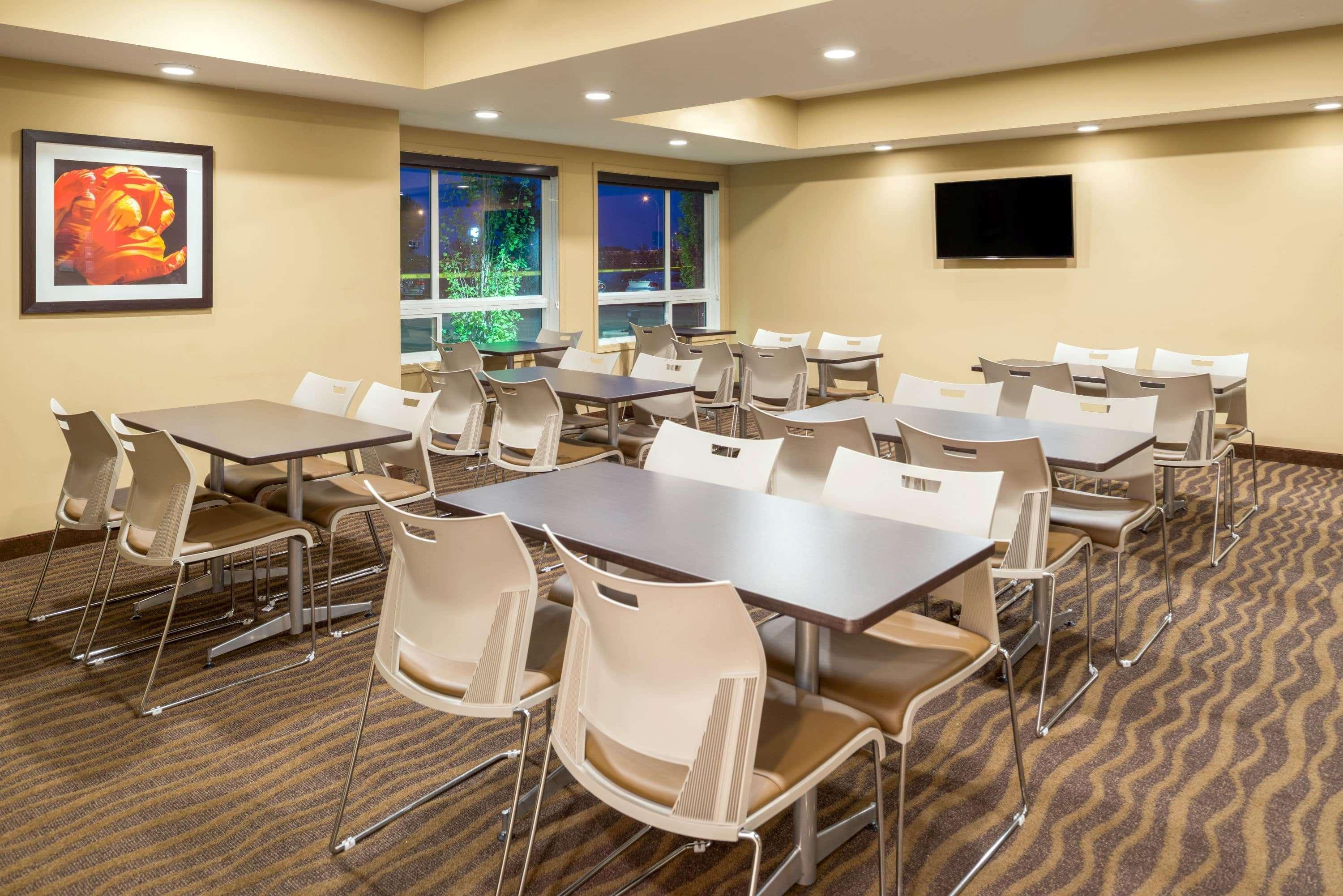 Microtel Inn & Suites By Wyndham Red Deer Exterior photo